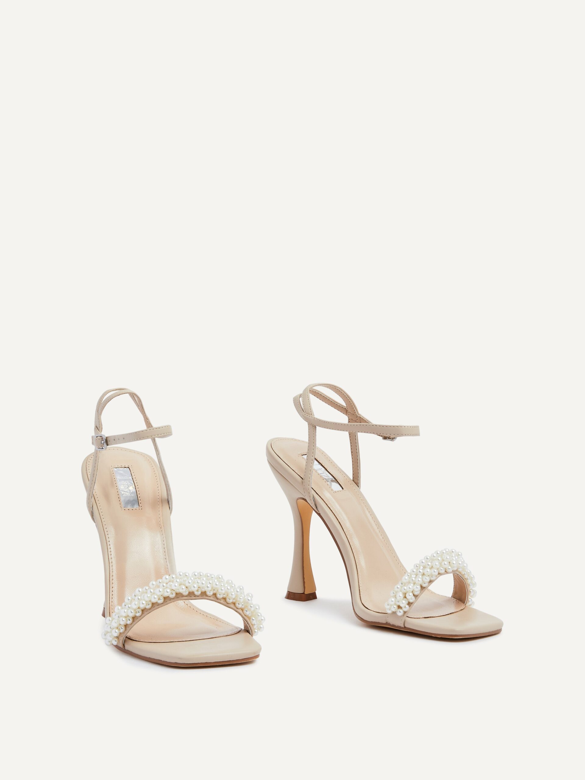 Sophisticated Heeled Sandals for a Classy Look - Image 3
